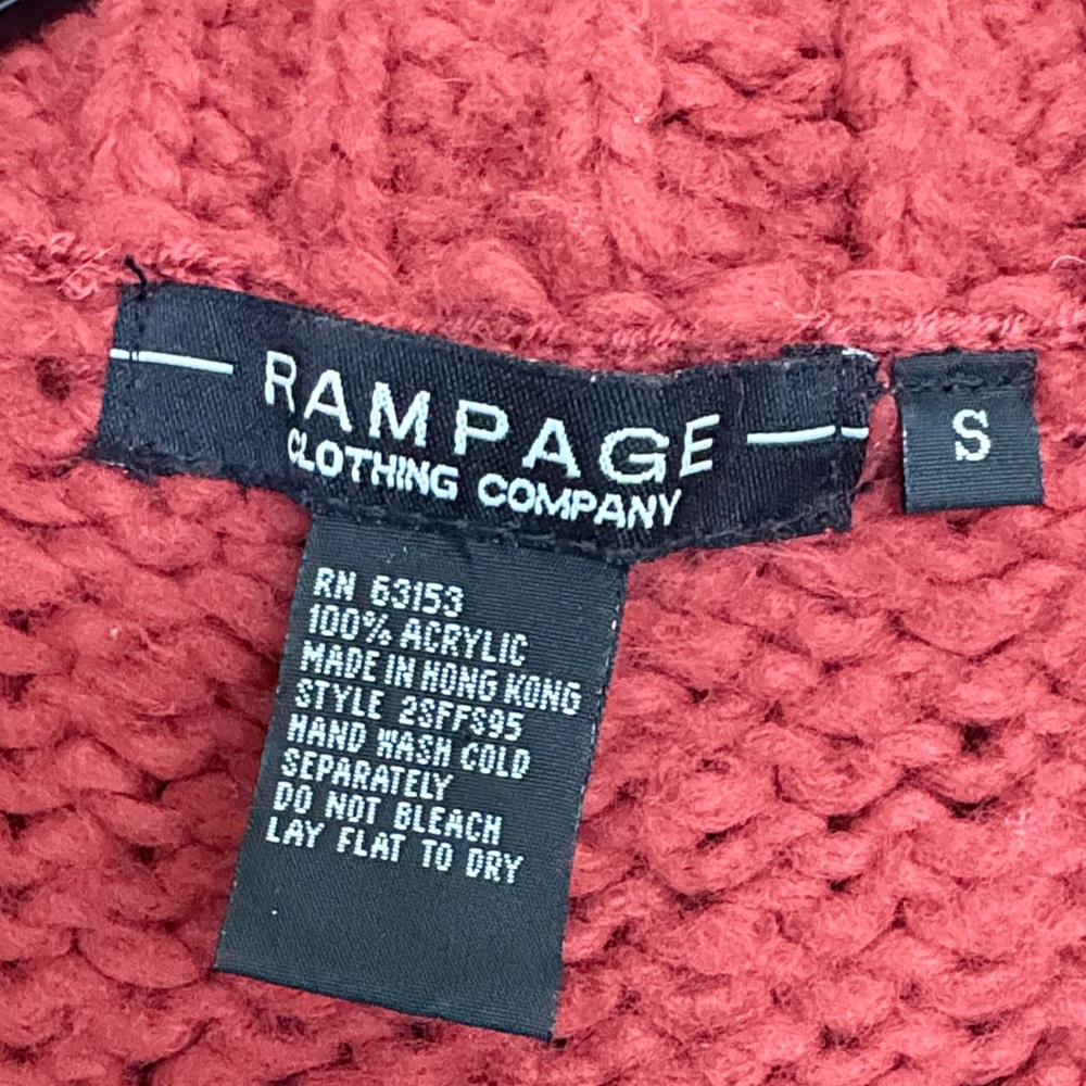 Beautiful Long Sweater - Picture 2 of 5